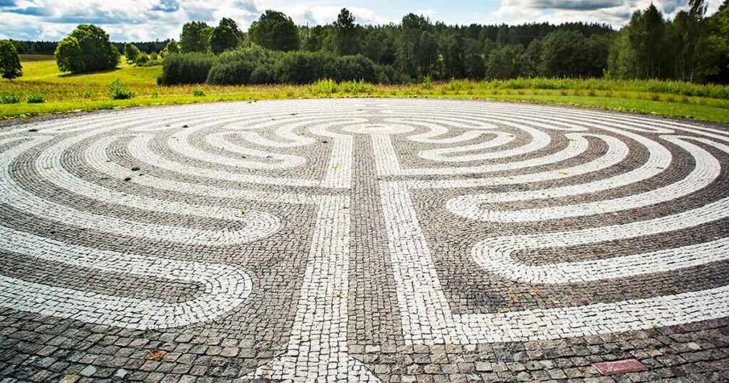 labyrinth-1200×630